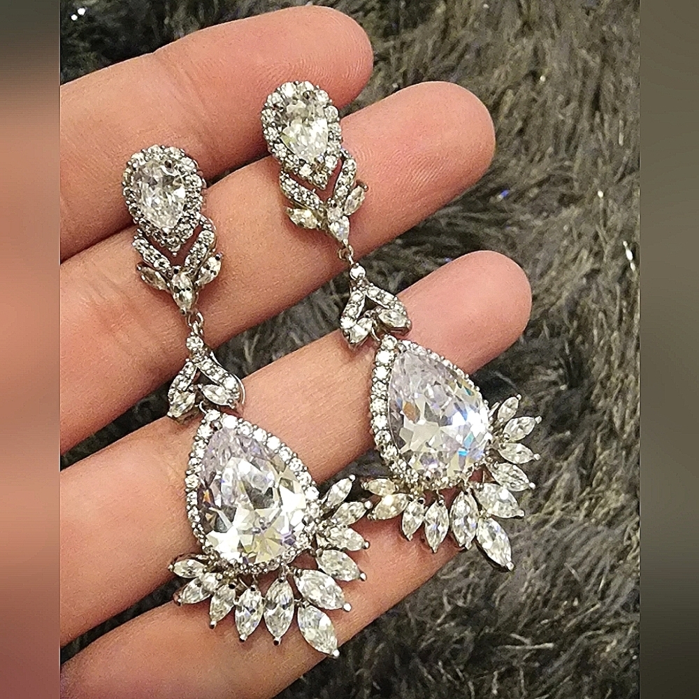 Cubic zirconia drop earrings